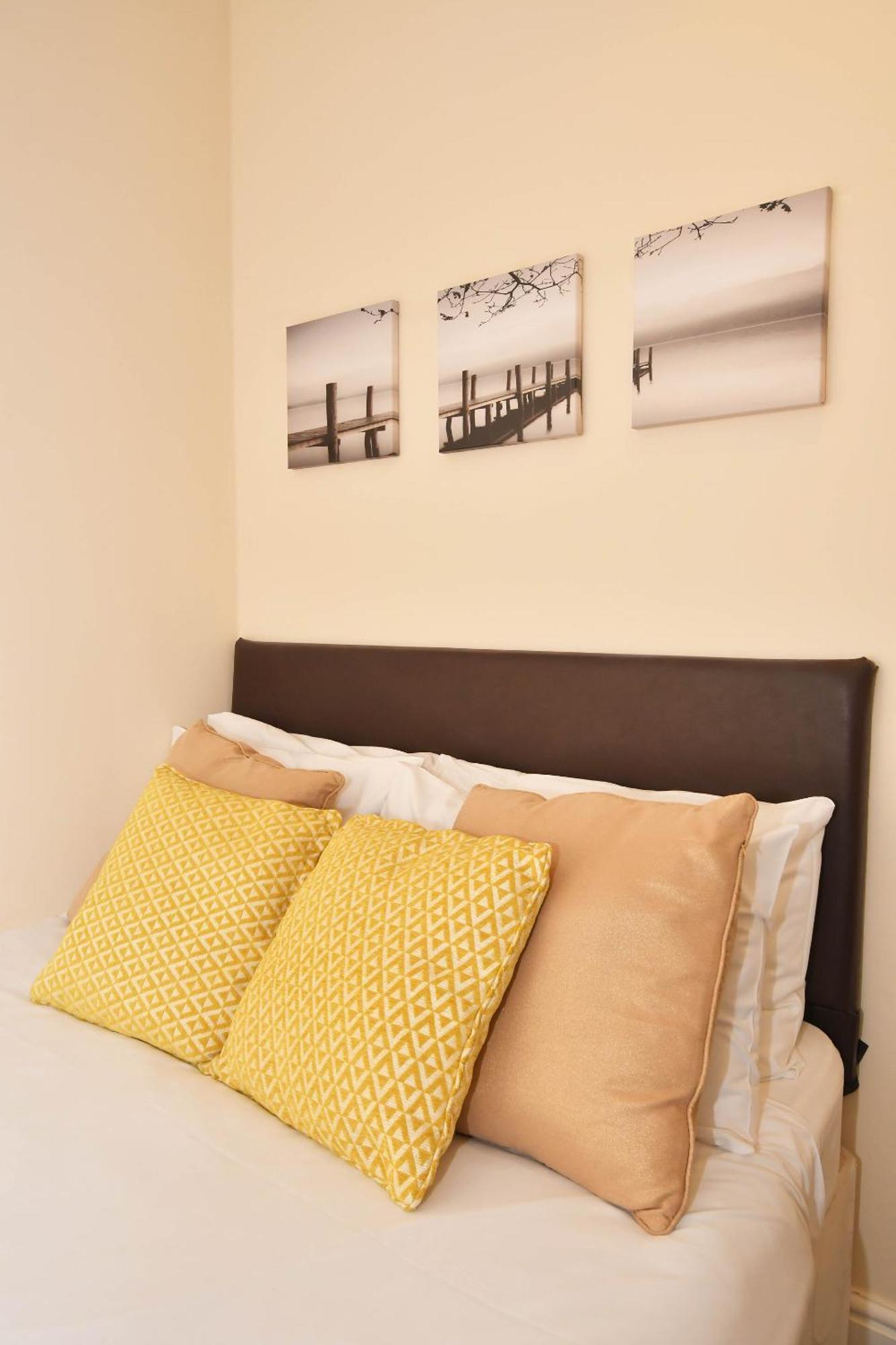 Townhouse @ 178 Ruskin Road Крю Екстер'єр фото